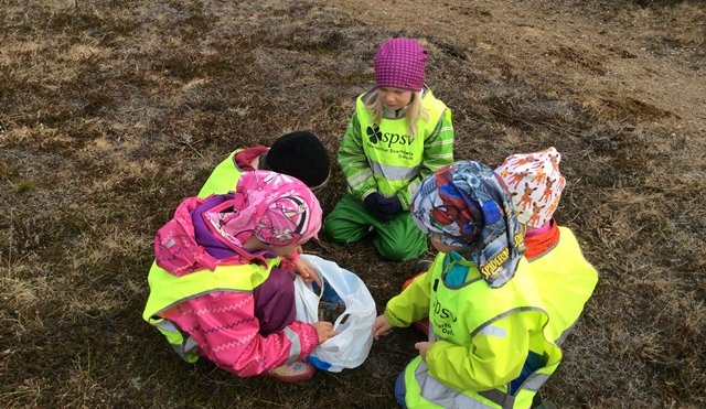 Árgangur 2009 í útikennslu 14. maí