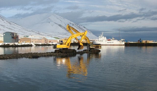 Framkvæmdir við ferjubryggju hafnar