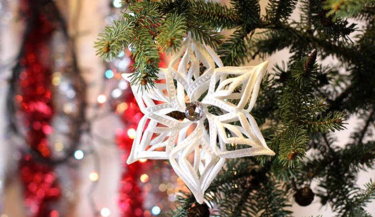 Opnun yfir hátíðarnar