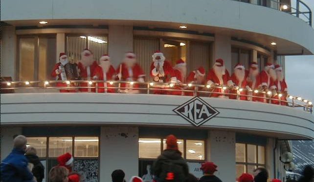 Jólasveinar á svalirnar hjá Víkurkaup