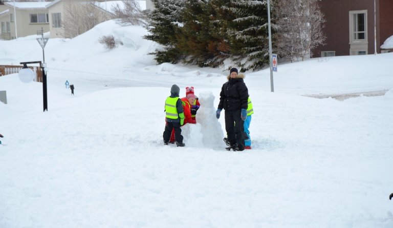Snjókarlagerð við Ráðhúsið