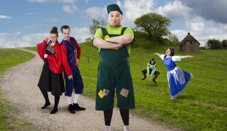 Leikhópurinn Lotta sýnir Hans klaufa í kirkjubrekkunni