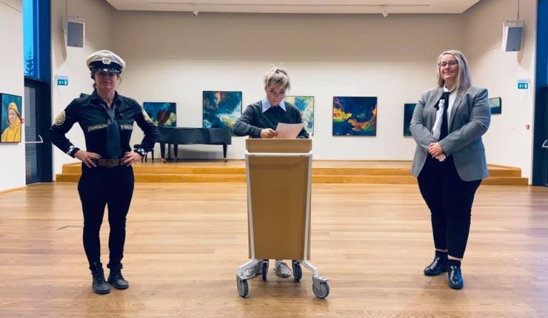 Lokað - þangað til hægt verður að opna að nýju.