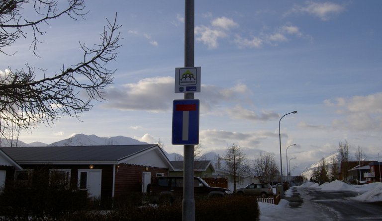 Nágrannavarsla við Sunnubraut, Dalvík