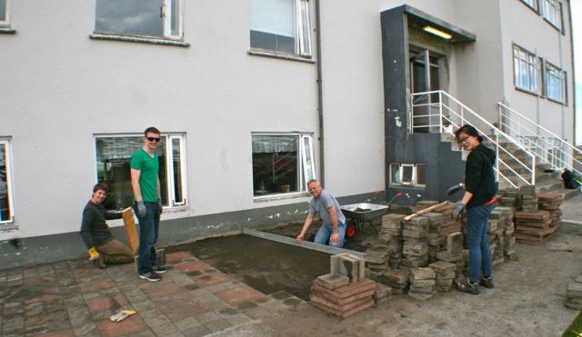 Sjálfboðaliðar mættir til leiks