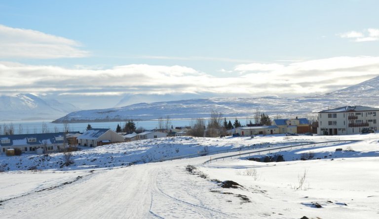 Vegurinn upp að Upsum