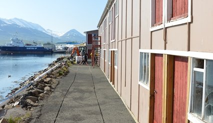 Torg við verbúðirnar