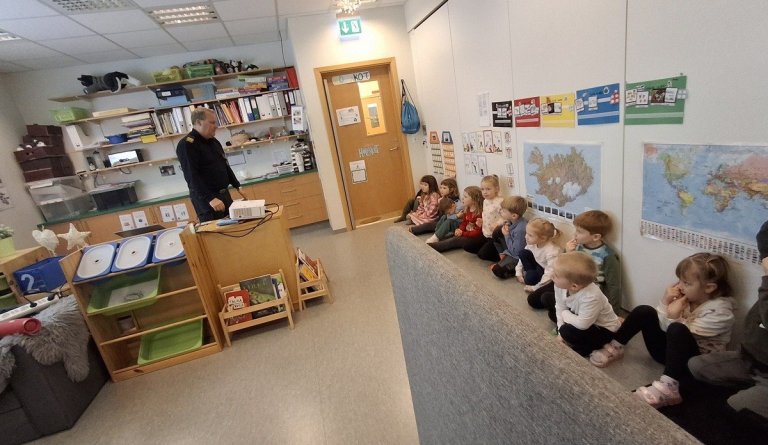 Villi slökkviliðsstjóri kom í heimsókn til okkar