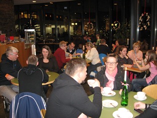 Skemmtilegt að spila og spjalla