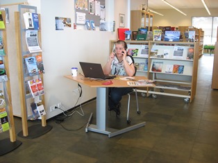 Upplýsingamiðstöðin opnuð á bókasafninu